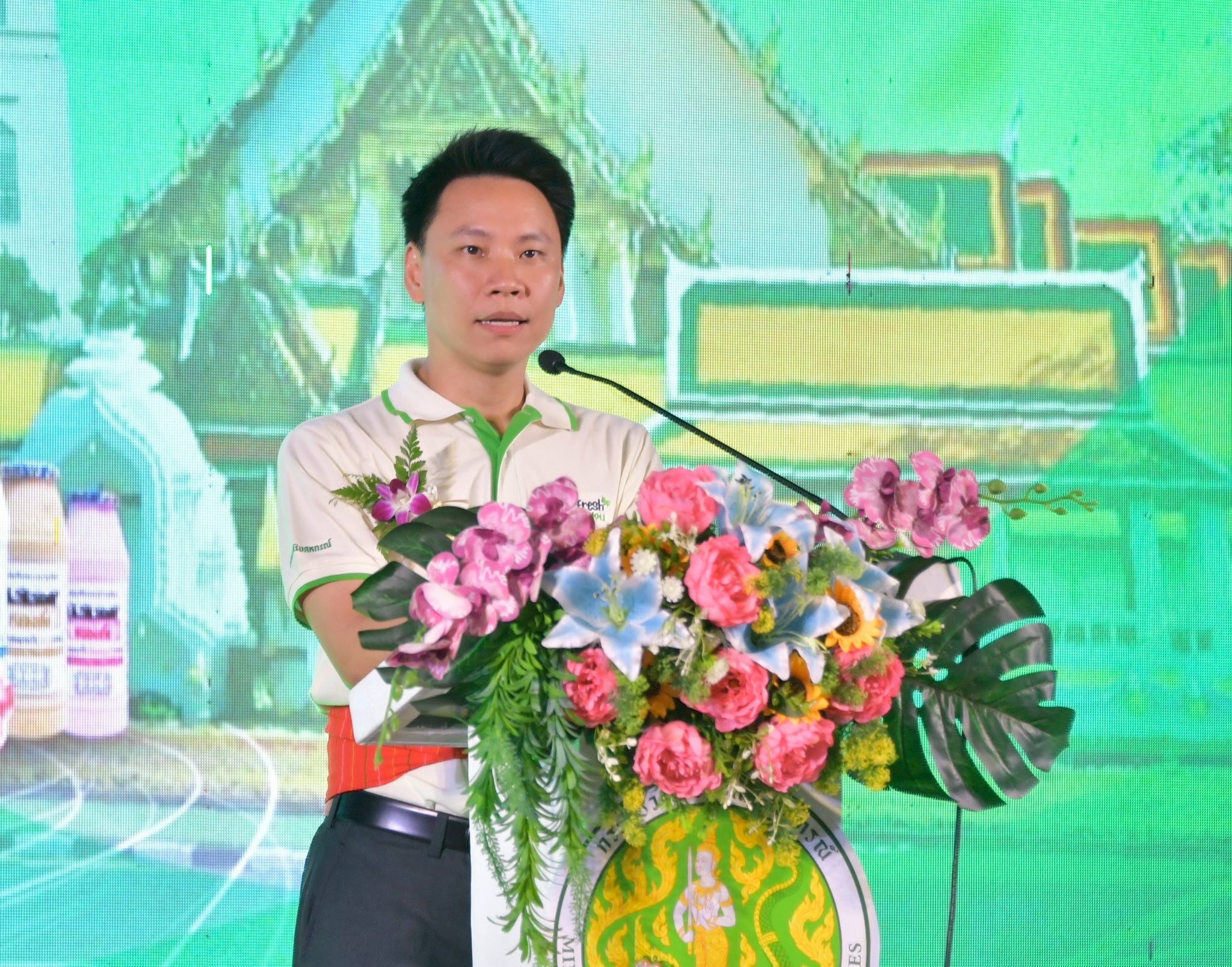     รมว.กษ. เปิดกิจกรรมแสดงและจำหน่ายสินค้าเกษตรปลอดภัย และสินค้าเกษตรอัตลักษณ์พื้นถิ่น