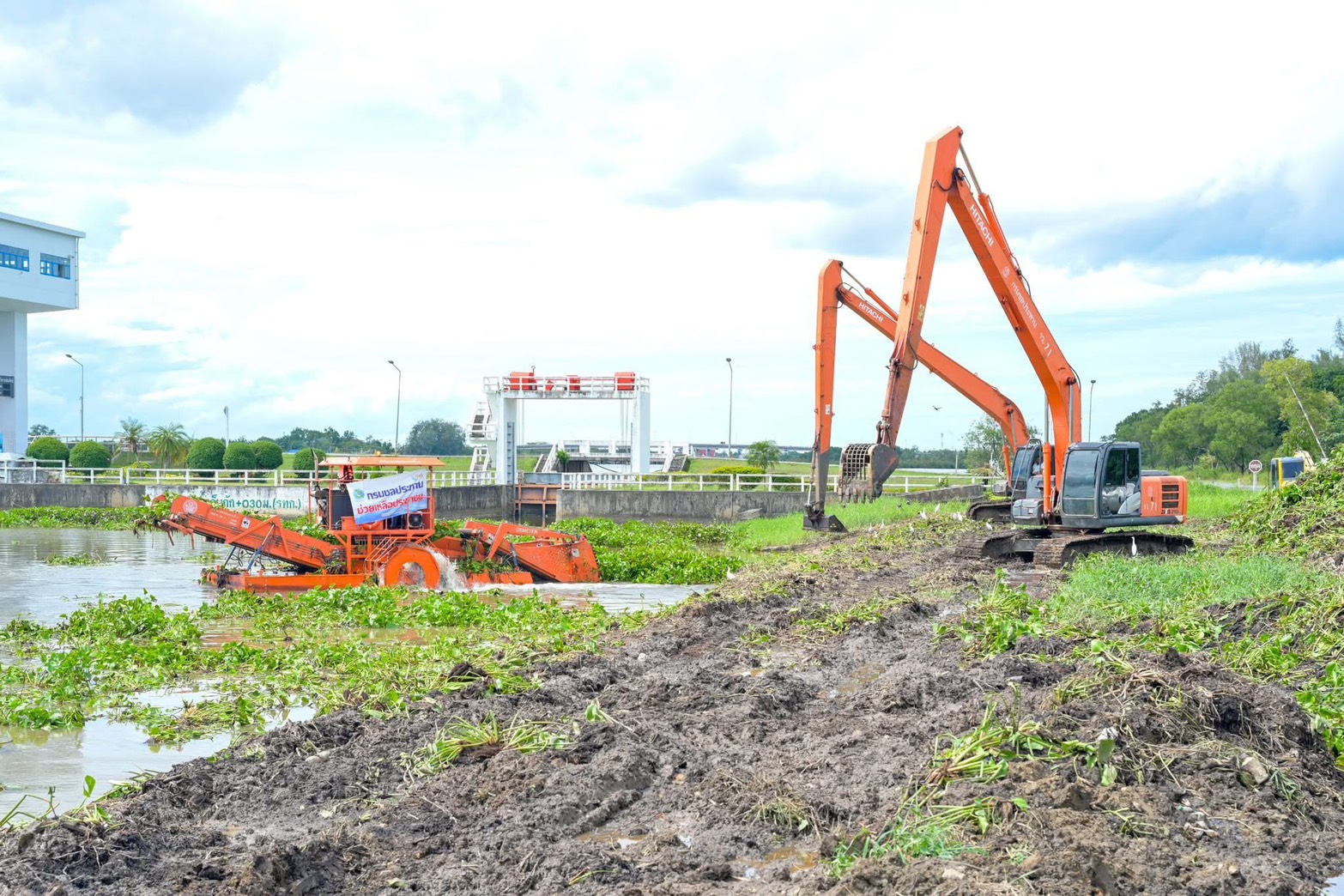 ชป. เตือนภาคใต้รับมือฝนหนัก 23–24 ต.ค. จากอิทธิพลพายุ “เฟิงเฉิน” แม้ไม่เข้าไทยโดยตรง