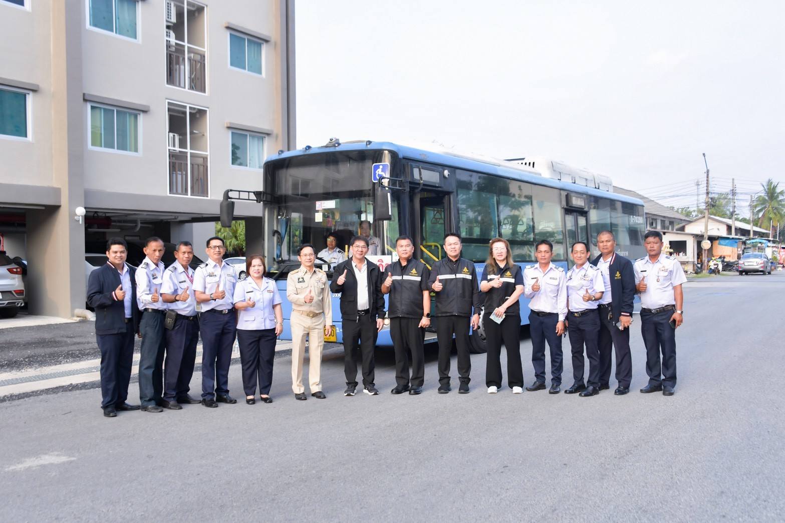 กรมชลประทาน จับมือ ขสมก. จัดรถรับ-ส่ง “ปากเกร็ด–สามเสน” อำนวยความสะดวกบุคลากร ลดภาระค่าน้ำมัน