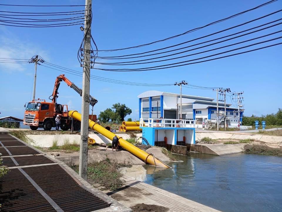 กรมชลฯ สั่งเฝ้าระวังและเตรียมเครื่องจักรรับมือฝนหนักภาคใต้ 11–15 ธ.ค. นี้ 