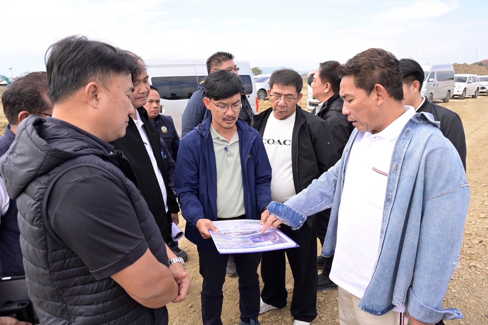 อธิบดีฯ สุริยพล ประชุมเร่งรัดงานก่อสร้างถนนรอบกว๊านพะเยา จังหวัดพะเยา