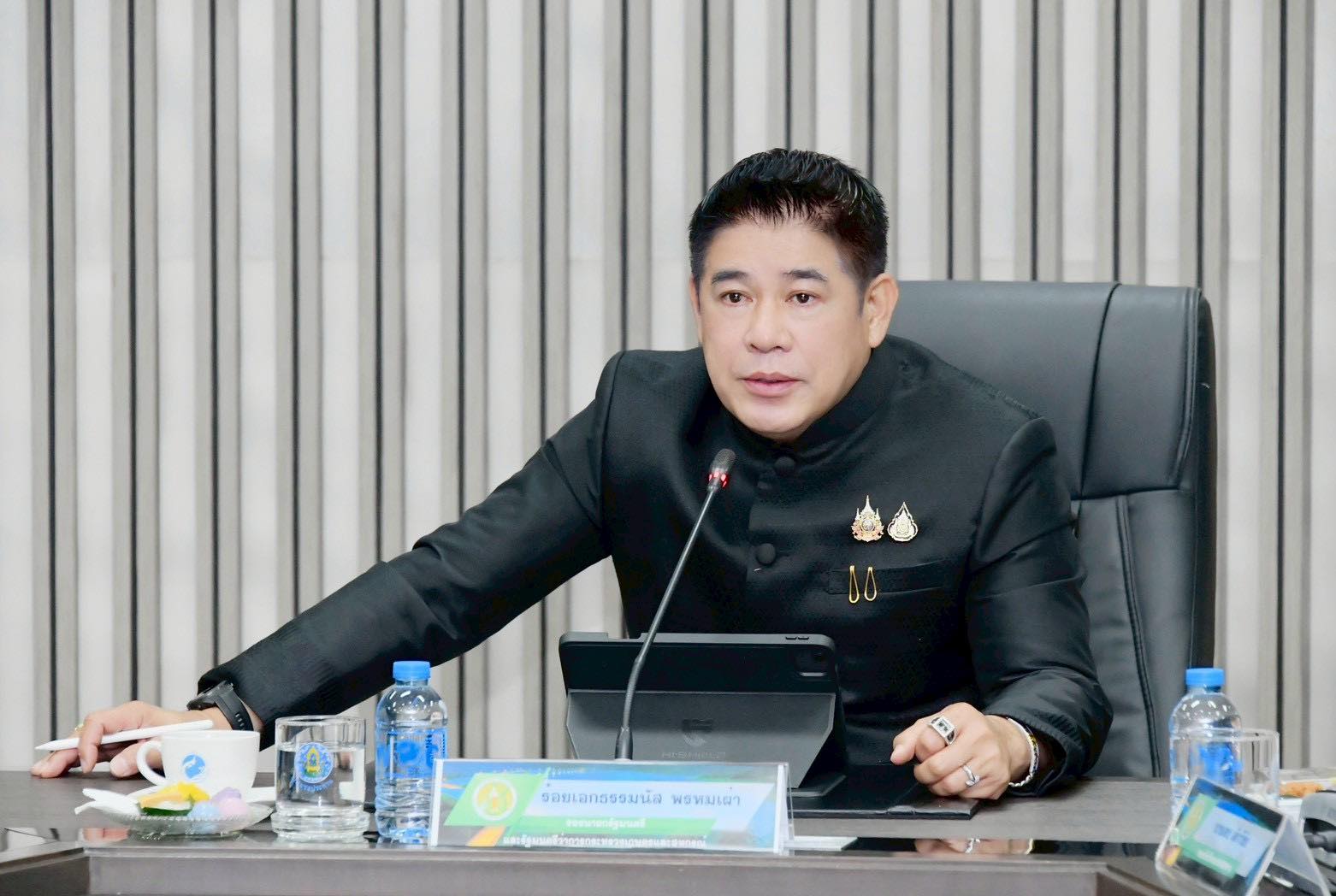 รองนายกฯธรรมนัส เข้ม.. สั่งเร่งระบายน้ำเจ้าพระยาออกทะเลให้เร็วที่สุด 