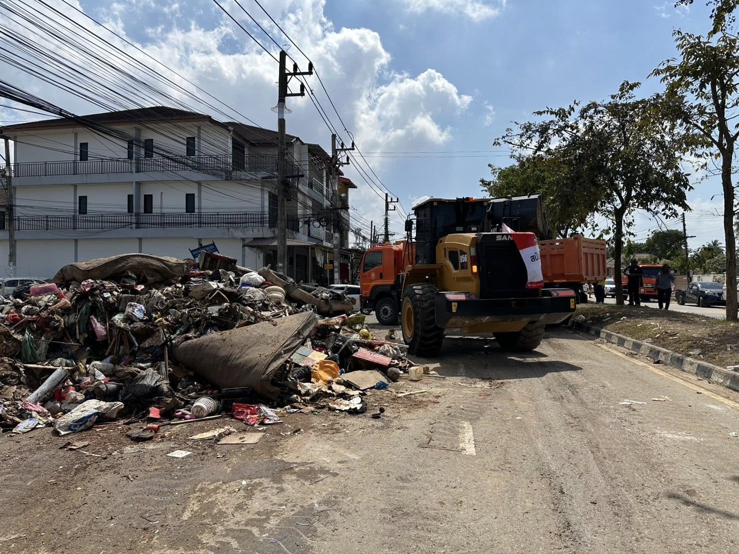 กรมชลฯ เดินหน้า Big Cleaning หาดใหญ่ หลังน้ำท่วมคลี่คลาย