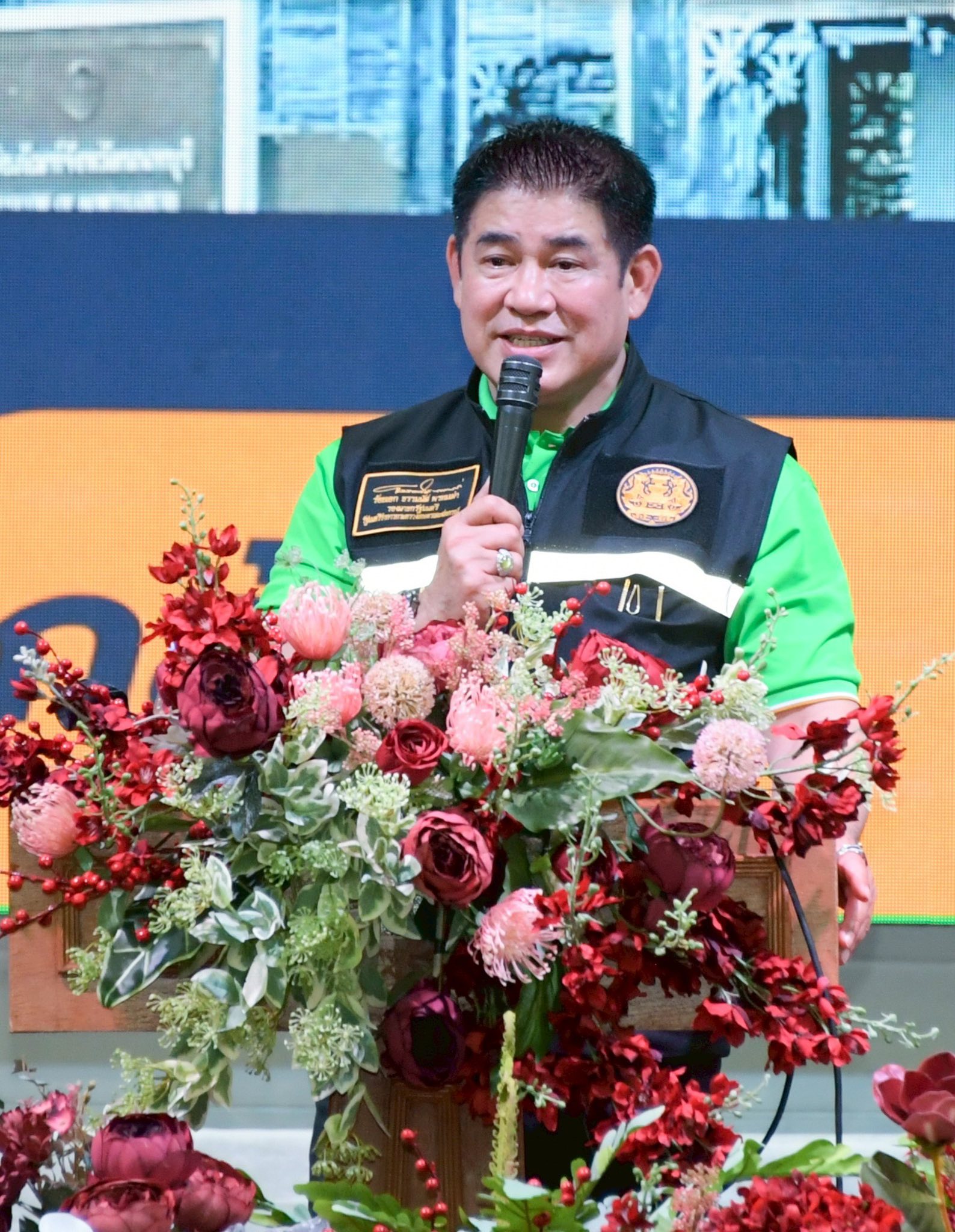 รองนายกฯ ธรรมนัส ลงพื้นที่นนทบุรี มอบถุงยังชีพ 3,000 ชุด ช่วยเหลือกลุ่มเปราะบาง 