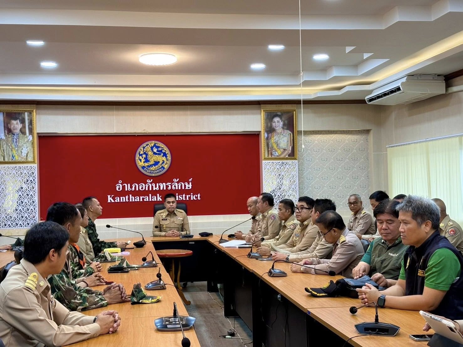 ชลประทานศรีสะเกษ ผนึกกำลังจังหวัดศรีสะเกษ – กองทัพภาคที่ 2 – กอ.รมน.จว.ศรีสะเกษ เดินหน้าเสนอแผนสร้างอ่างเก็บน้ำและถนน เพื่อความมั่นคงชายแดนไทย–กัมพูชา