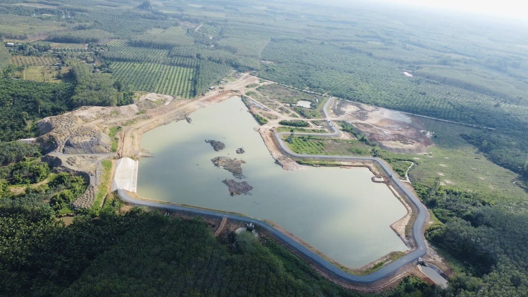 คลายทุกข้อสงสัย!!! กรมชลฯ แจงโครงการแก้มลิงบ้านไร่ใหญ่ จ.ตรัง โปร่งใส มุ่งแก้ปัญหาน้ำท่วม–ภัยแล้งอย่างยั่งยืน