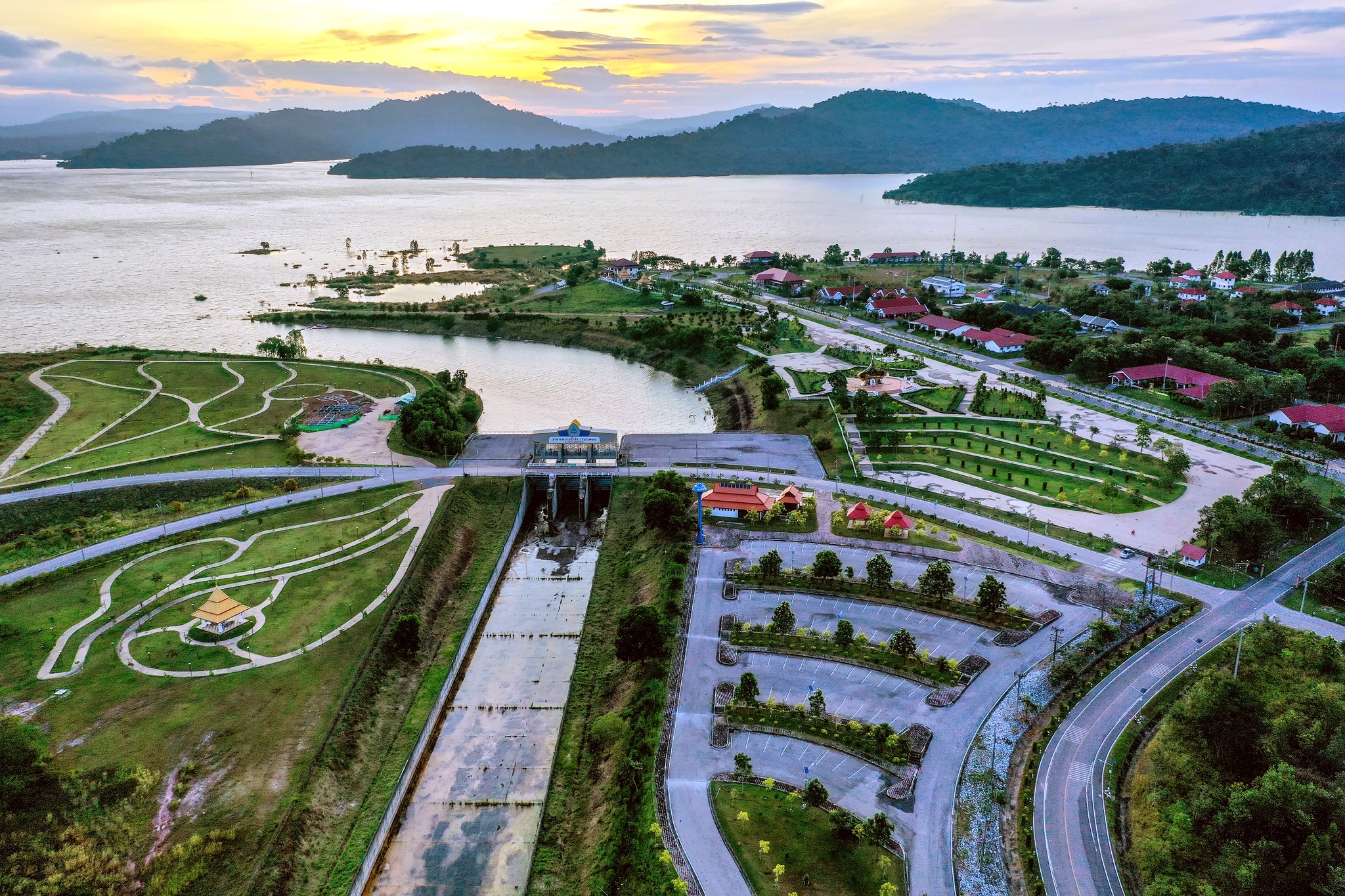 กรมชลฯ ส่งน้ำฤดูแล้งโค้งสุดท้ายเป็นไปตามแผน ยืนยันน้ำเพียงพอ ลุยช่วยเหลือพื้นที่เสี่ยงต่อเนื่อง