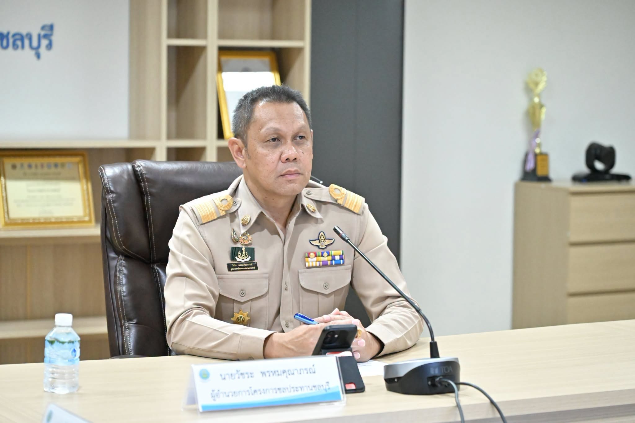 กรมชลประทานบูรณาการหน่วยงานติดตามสถานการณ์ปลาตายในอ่างเก็บน้ำบางพระ เร่งตรวจคุณภาพน้ำสร้างความมั่นใจประชาชน