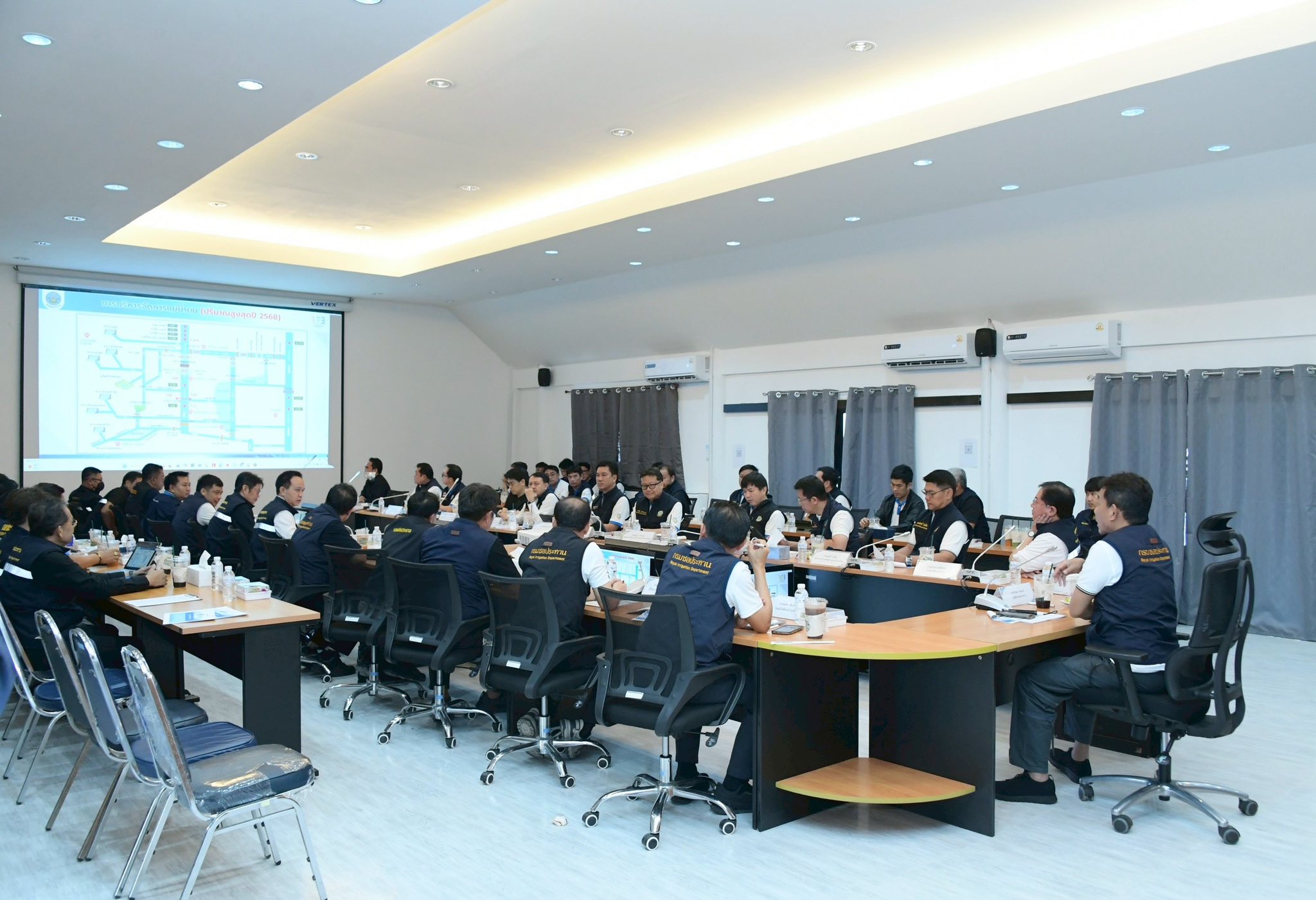 กรมชลฯ บุกสุโขทัย เร่งแผนรับมือน้ำท่วม/แล้ง ลุ่มน้ำยม–น่าน 