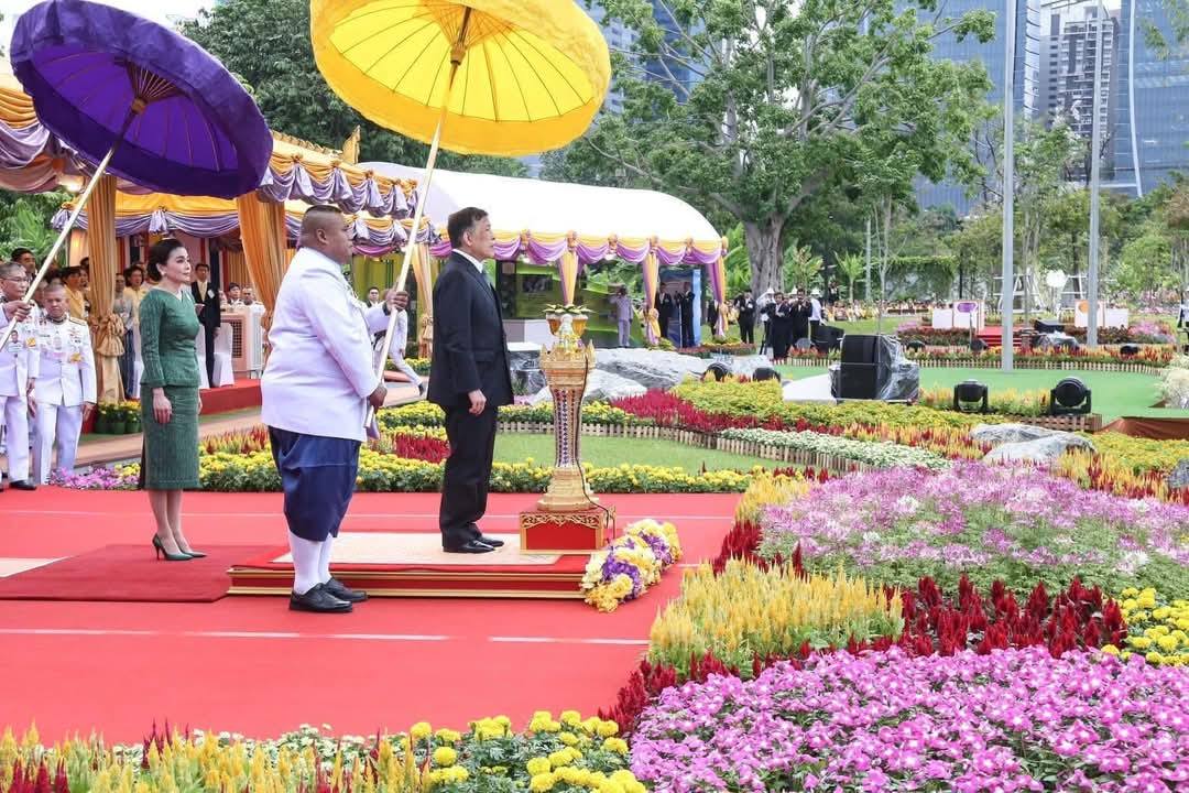 พระบาทสมเด็จพระเจ้าอยู่หัว และสมเด็จพระนางเจ้าฯ พระบรมราชินี เสด็จฯ ทรงเปิดสวนสมเด็จพระนางเจ้าสิริกิติ์ฯ สวนพฤกษศาสตร์สากล